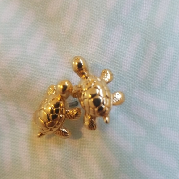 Turtle studs! - Picture 2 of 2
